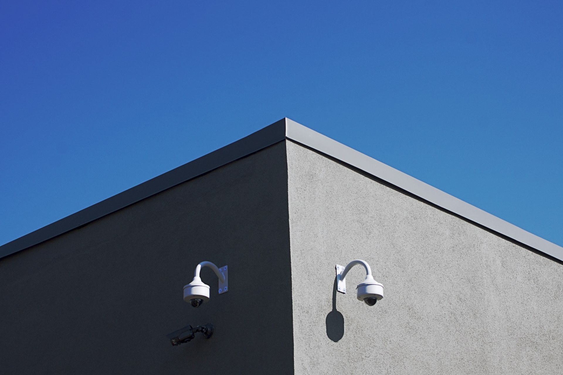 Why Smart Security Systems Are Essential for Modern Real Estate